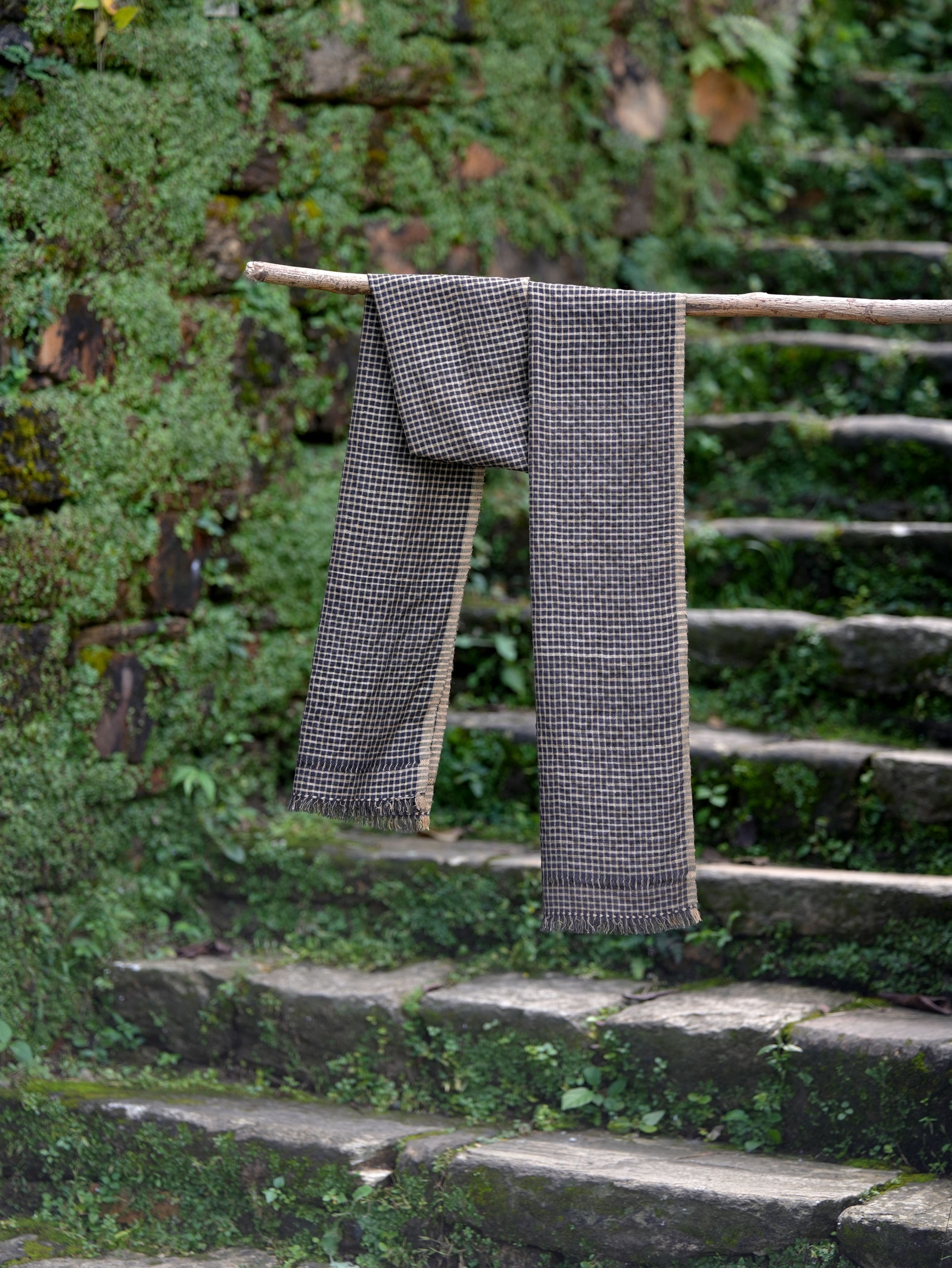 Gilded Grid Eri Silk & Merino Wool Scarf | Black & Gold Checks