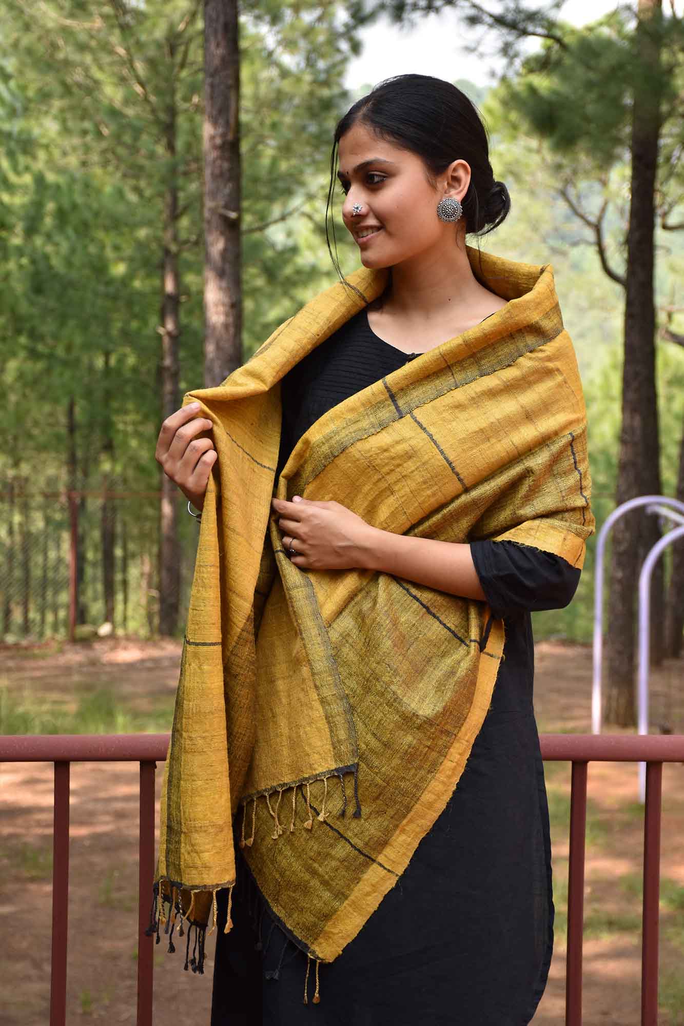 Amber Leaves Eri-Tussar Silk Stole | Yellow Ochre