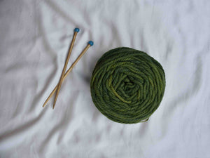 Handspun Yarn Ball & Bamboo Knitting Needles combo