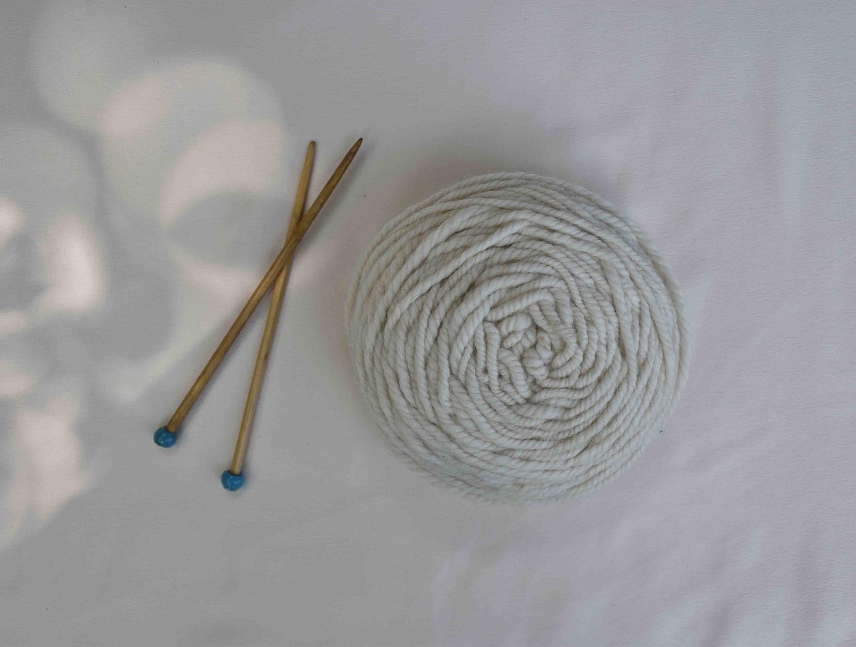 Handspun Yarn Ball & Bamboo Knitting Needles combo